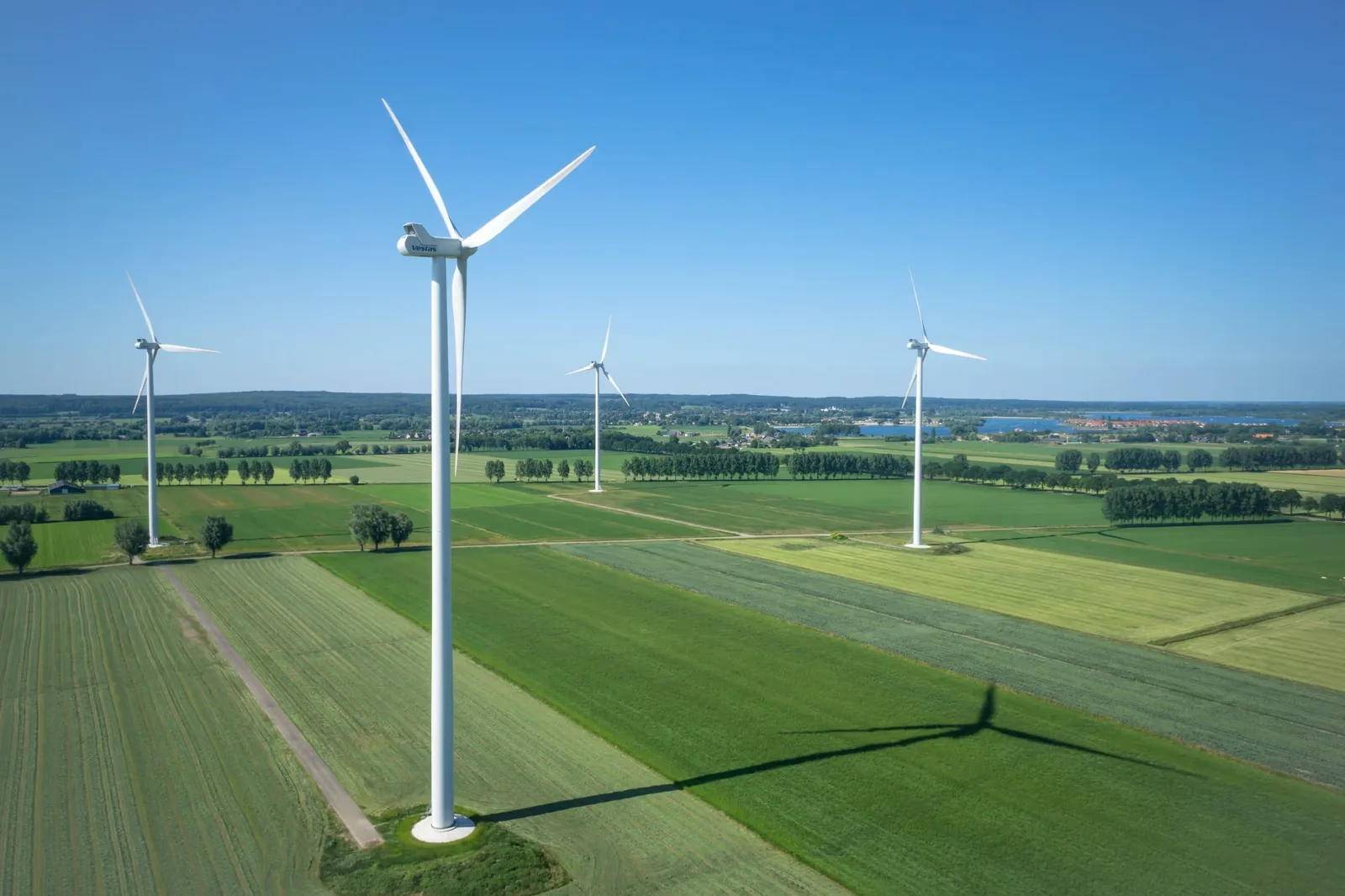 Wind turbines at the Eurus Energy site in Duiven with redundant 5G connectivity